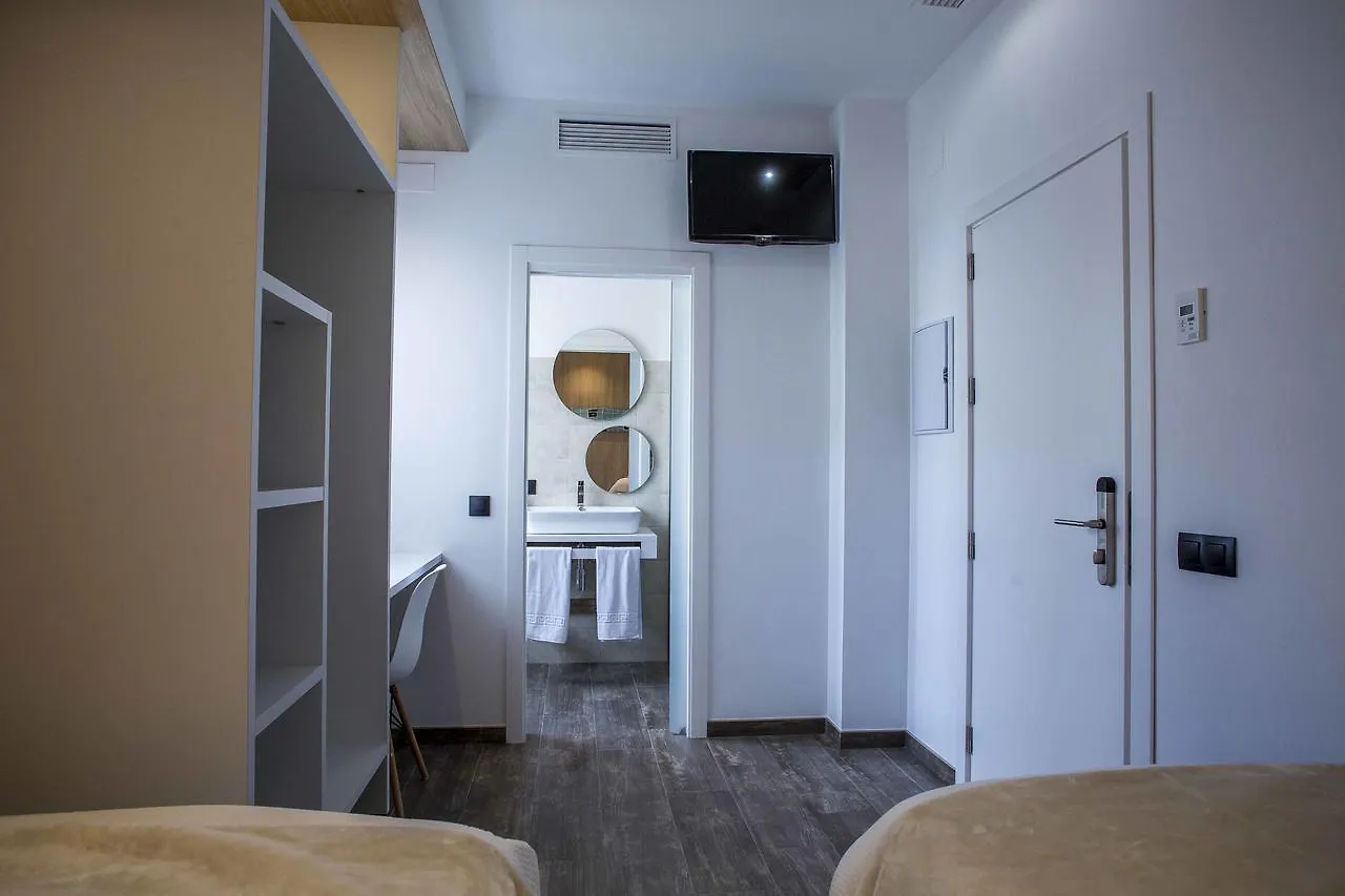 Hostal Sevilla Santa Justa - Adults Only 0*, إشبيلية إسبانيا
